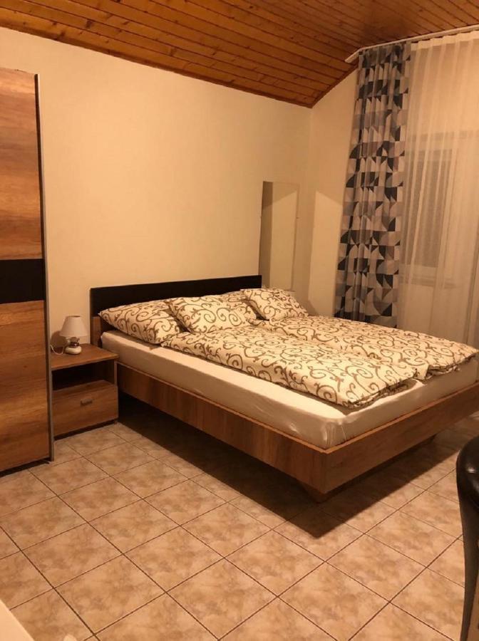 Bed and Breakfast Jacint Apartman Hajdúszoboszló Zewnętrze zdjęcie
